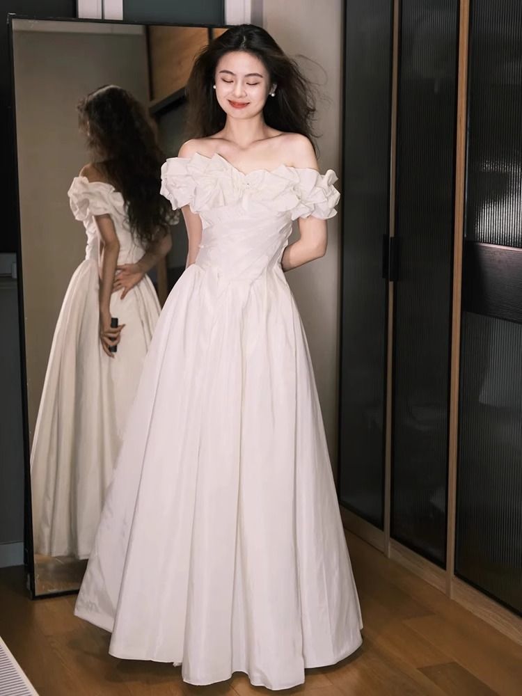 フレンチワンショルダー エヴニングドレス 白い 結婚式 婚姻届取得 軽ヴェール 披露宴に最適な レディースワンピース