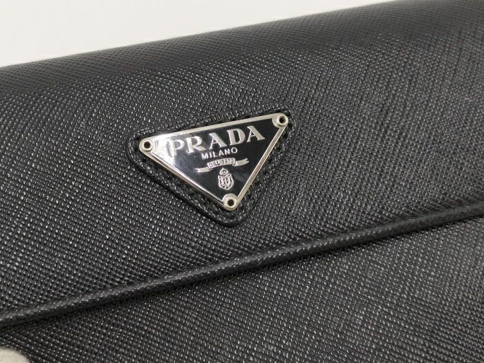 美品♡PRADA プラダ　M510A 三つ折り財布　サフィアーノ　ブラック PRADA プラダ M510A サフィアーノレザー 三つ折り財布 ブラック