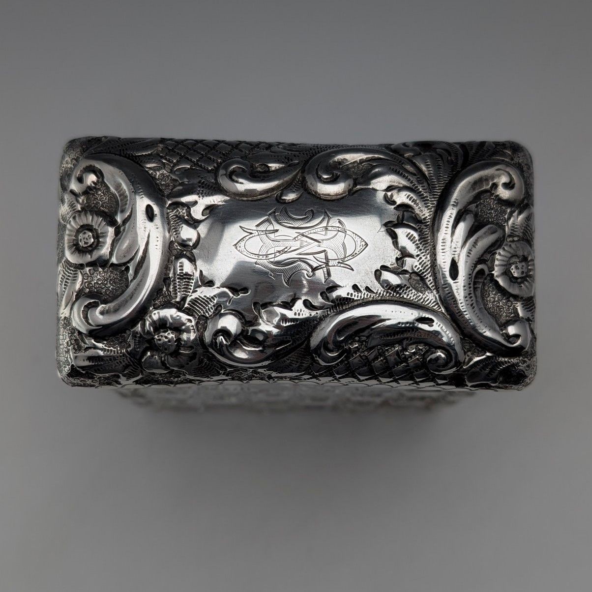 1901年 英国アンティーク 純銀蓋 角形カットガラスジャー The Alexander Clark 1901年 英国アンティーク 純銀蓋 角形カットガラスジャー The