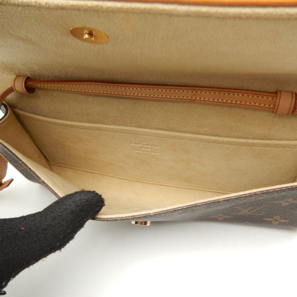 LOUIS VUITTON ルイヴィトン モノグラム ポシェットツインGM M51852