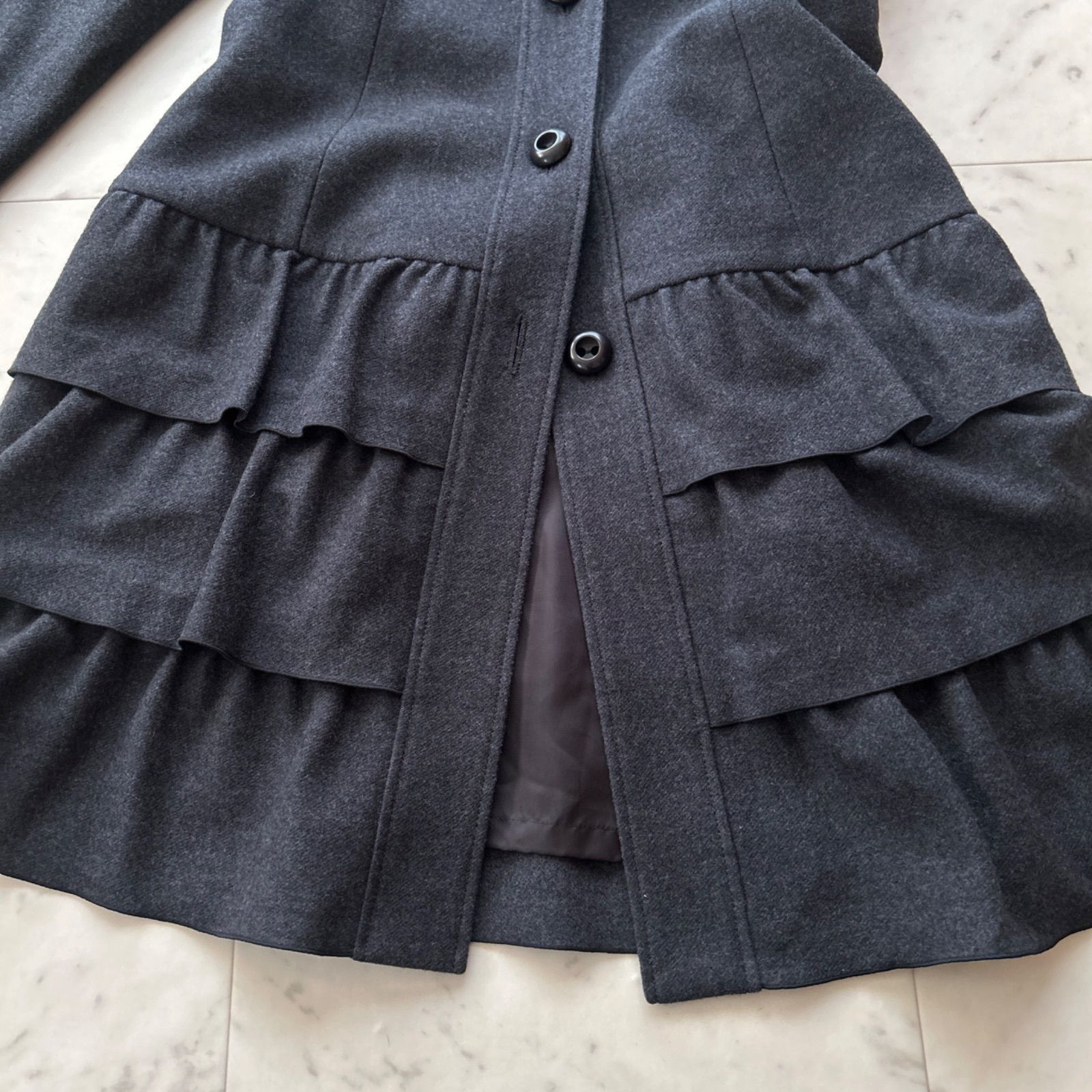 美品 M'S GRACY エムズグレイシー フリルコート グレー 38 美品 M'S GRACY エムズグレイシー フリルコート グレー 38