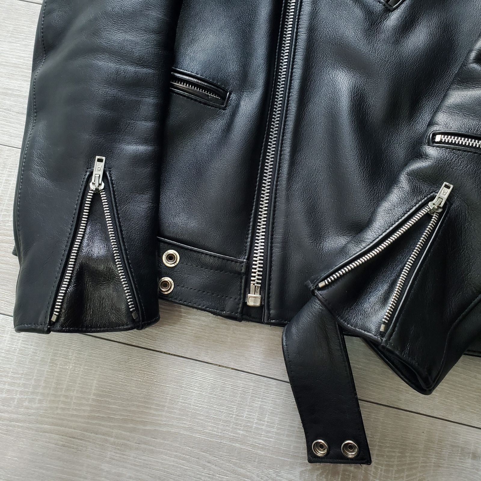 666 LEATHER WEAR□美品 2012年 イングランド製 LJM-8 牛革 Front Flap Riders Jacket  フロントフラップ ライダースジャケット 38 カスタムモデル 黒 ダブル UK 英国 サイクロン 本革 レザー - メルカリ