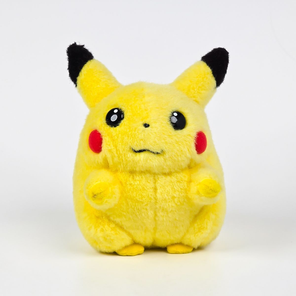 TOMY (トミー) ヌイグルミ お腹押すと鳴ります ピカチュウ 初期型 お腹を押すと鳴く TOMY ピカチュウ ぬいぐるみ 初期