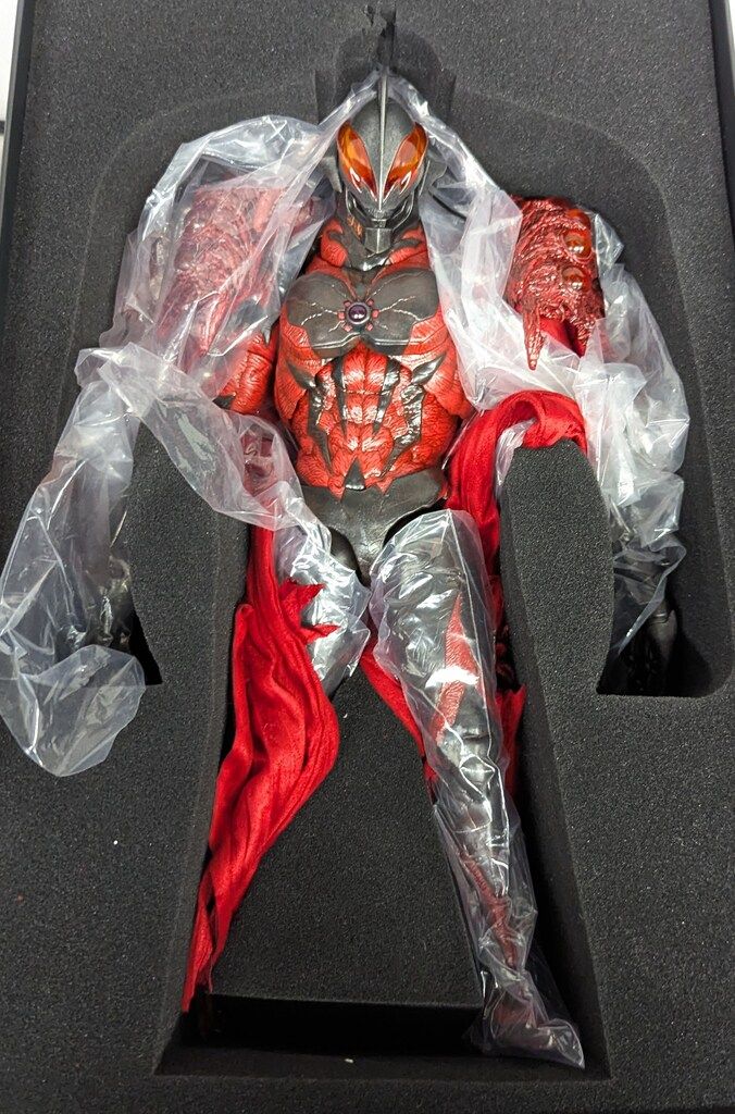 threezero threezeroX大山竜 ウルトラマンベリアル 配送