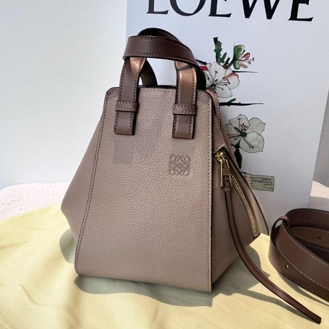 未使用 LOEWE ロエベ レザー ハンモック スモール ハンド ショルダーバッグ サンド