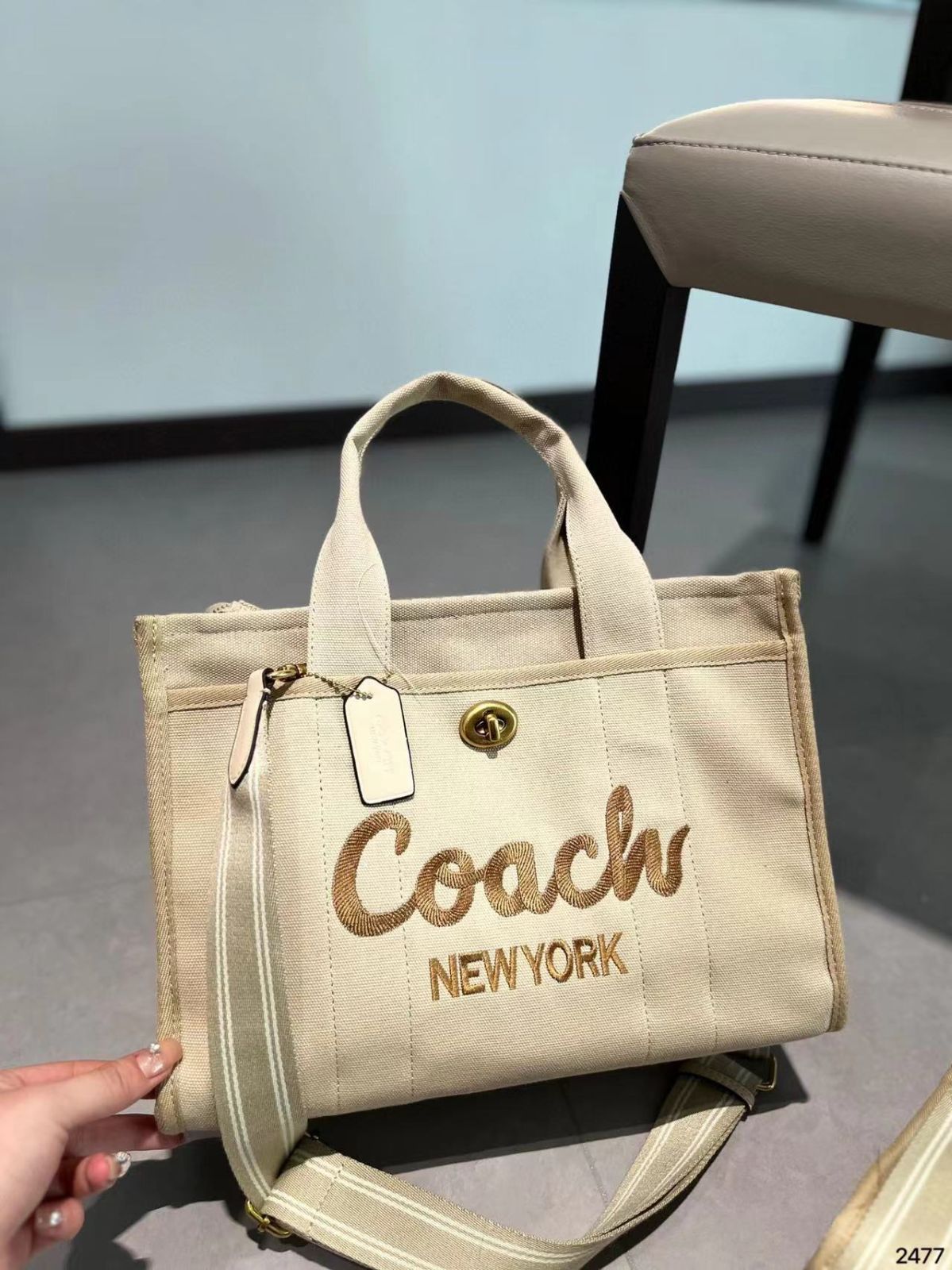 新入荷☆COACH コーチ カーゴ トート 26 スモール#y56