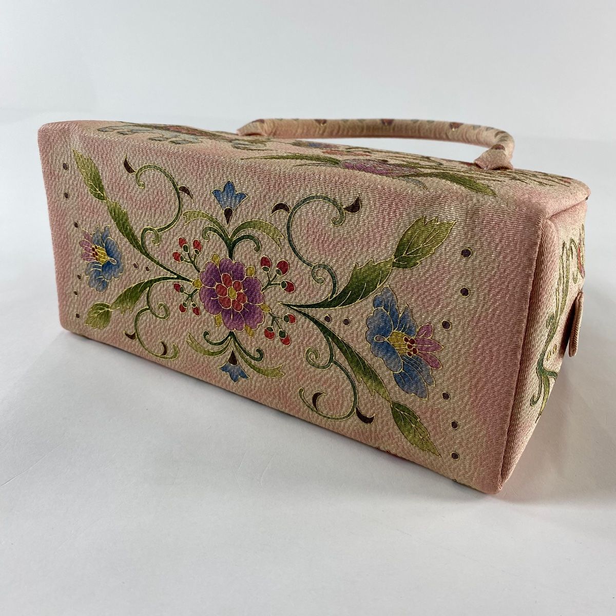 和装バッグ 美品 フォーマル 華文 花 金銀糸 箔 銀色 正絹 和装小物【中古】 和装バッグ 美品 優品 フォーマル 華文 花 金銀糸 箔 銀色 正絹