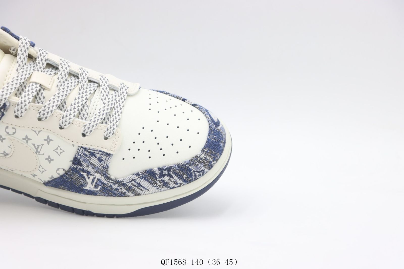 スケートシューズ QF1568-140