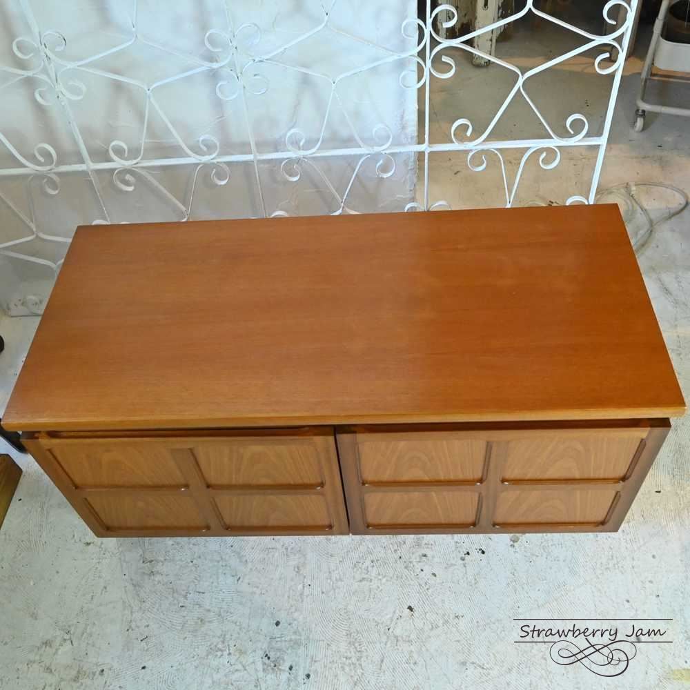 L3705-303 英国ヴィンテージ Nathan サイドボード テレビ台 北欧 L3705-303 英国ヴィンテージ Nathan サイドボード テレビ台 北欧