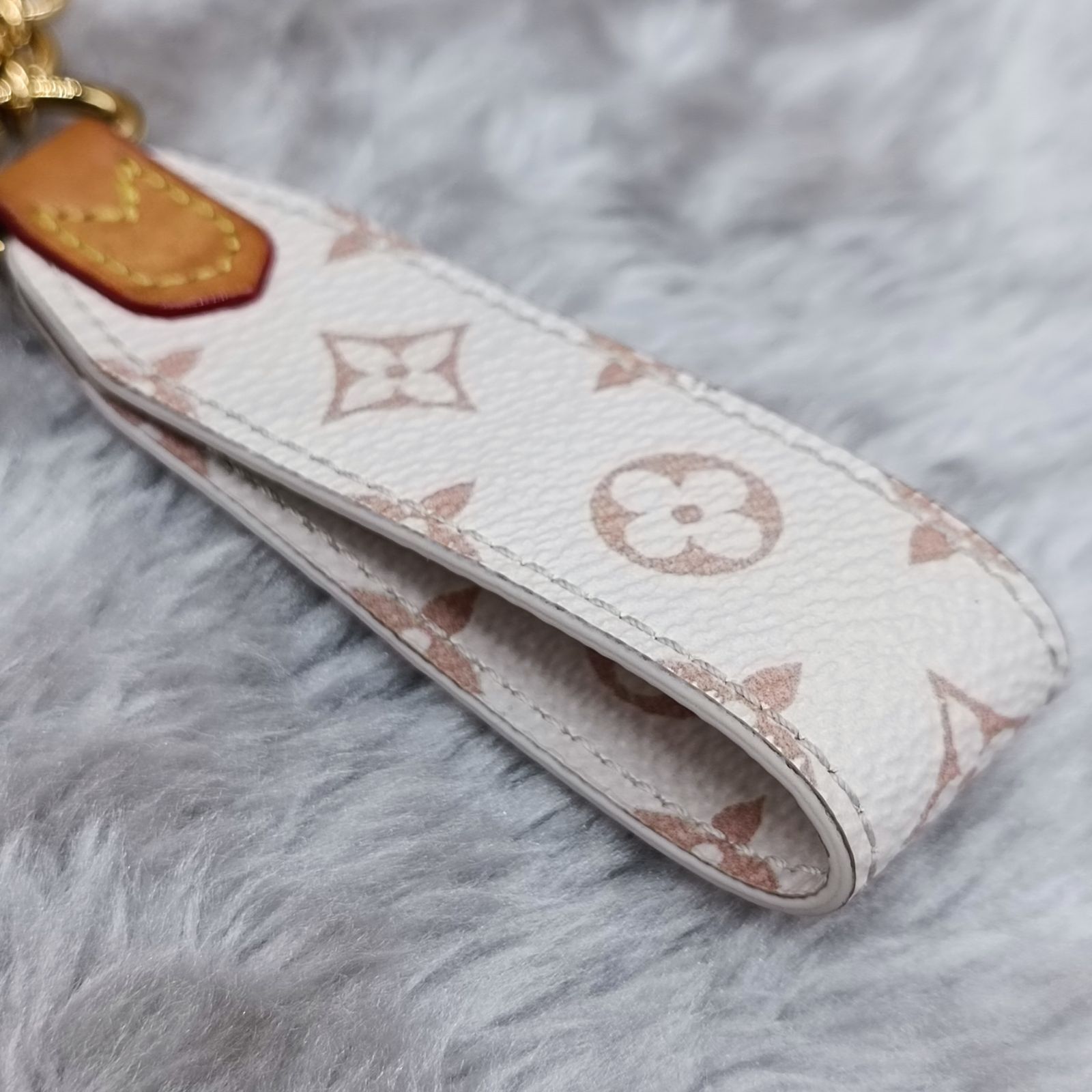 美品✨ルイヴィトン　キーホルダー　バッグチャーム　チェリシュド　モノグラム 楽天市場】【新品】ルイヴィトン LOUIS VUITTON キーホルダー