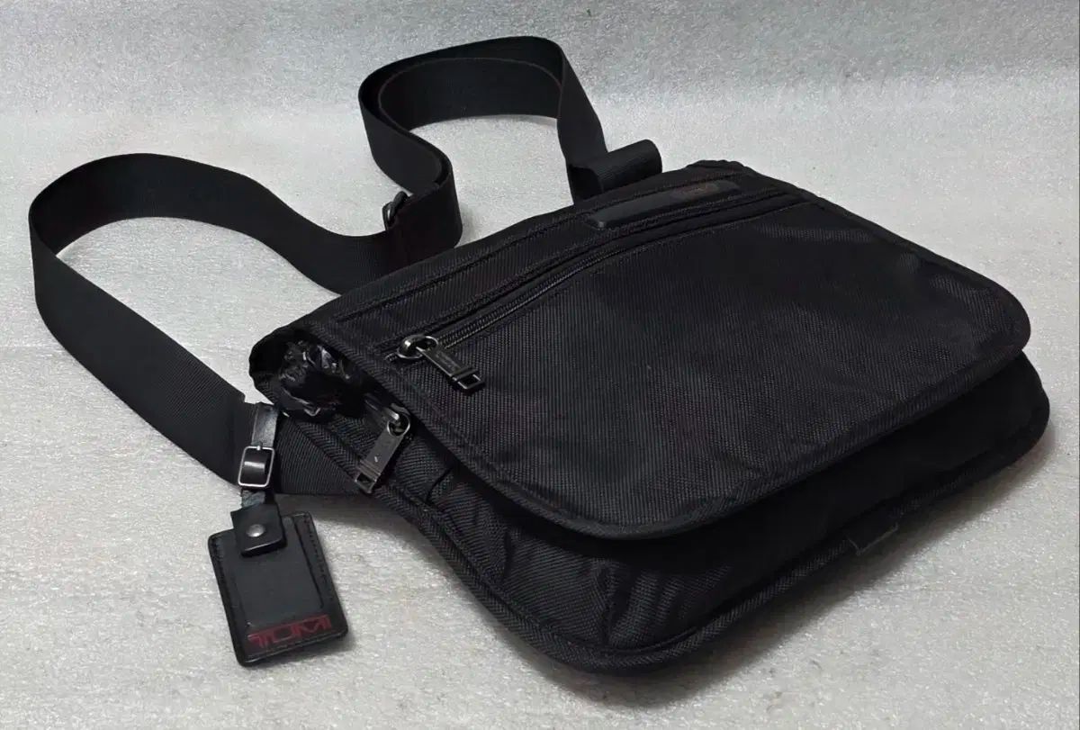 メッセンジャー クロスショルダ―バッグ