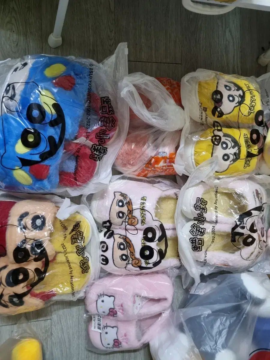 未使用　ハローキティ　ファー　マスコット　ストラップ　ビックサイズ　2000 未使用 ハローキティ ファー マスコット ストラップ ビックサイズ 2000