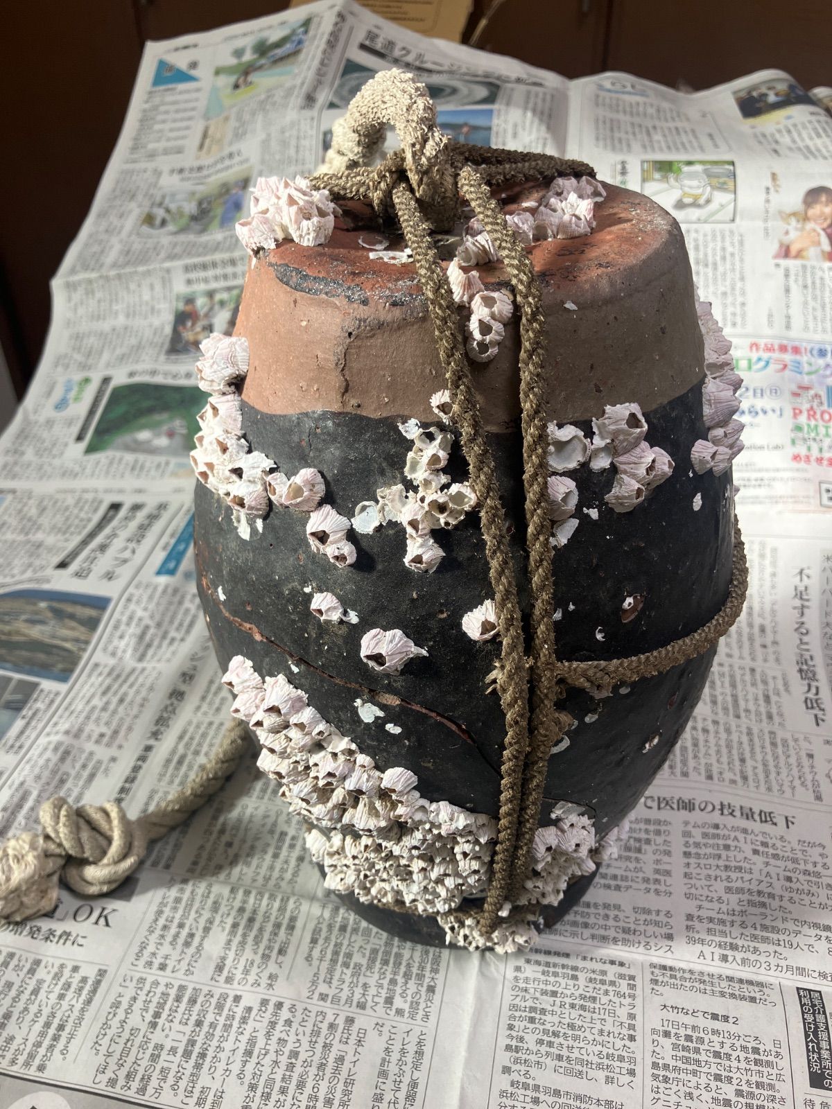 フジツボ付き タコツボ 壺型 漁具 最も安い ロープ付き 古陶器 海の民芸品 #