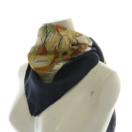 グッチ GUCCI スカーフ 絹 シルク 大判 キノコ 花 落ち葉 昆虫 ロゴ 総  