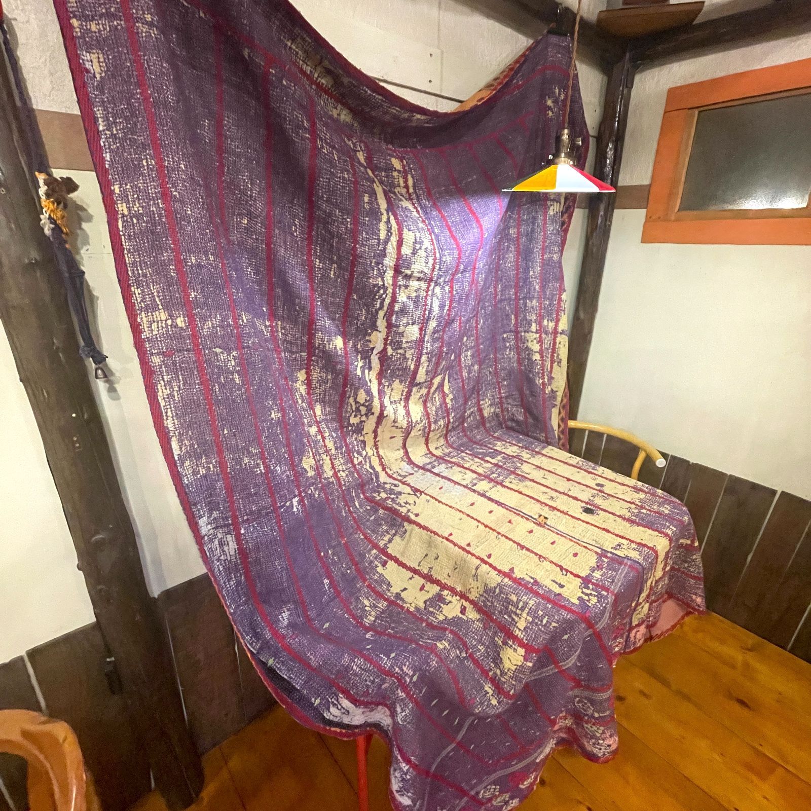 インド製ヴィンテージカンタラリーキルト 囲みパープルマルチカバー インド製ヴィンテージカンタラリーキルト パープルマルチカバーベッド