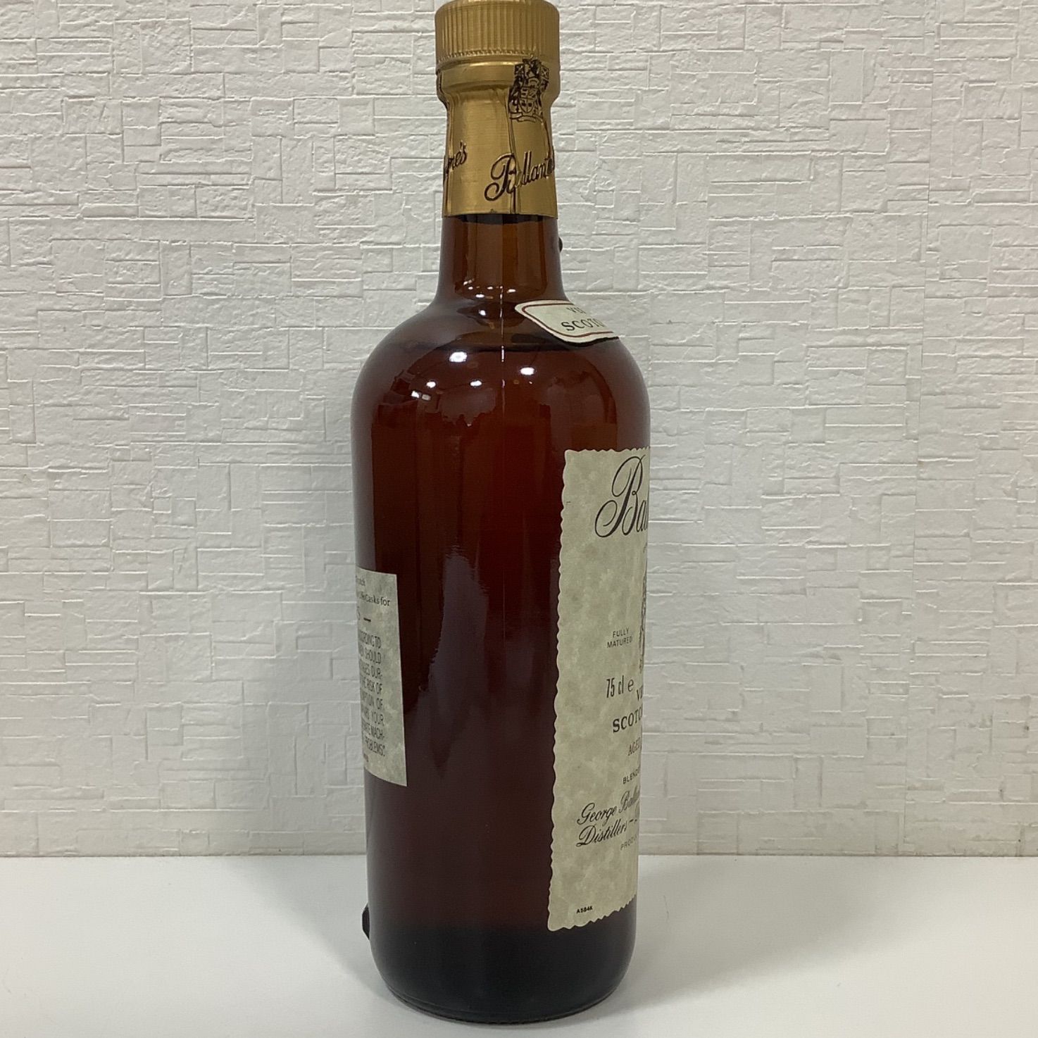 バランタイン30年 古酒 赤キャップ Scotch 未開封・未使用 バランタイン 30年 未開封 バランタイン30年 古酒 赤キャップ Scotch