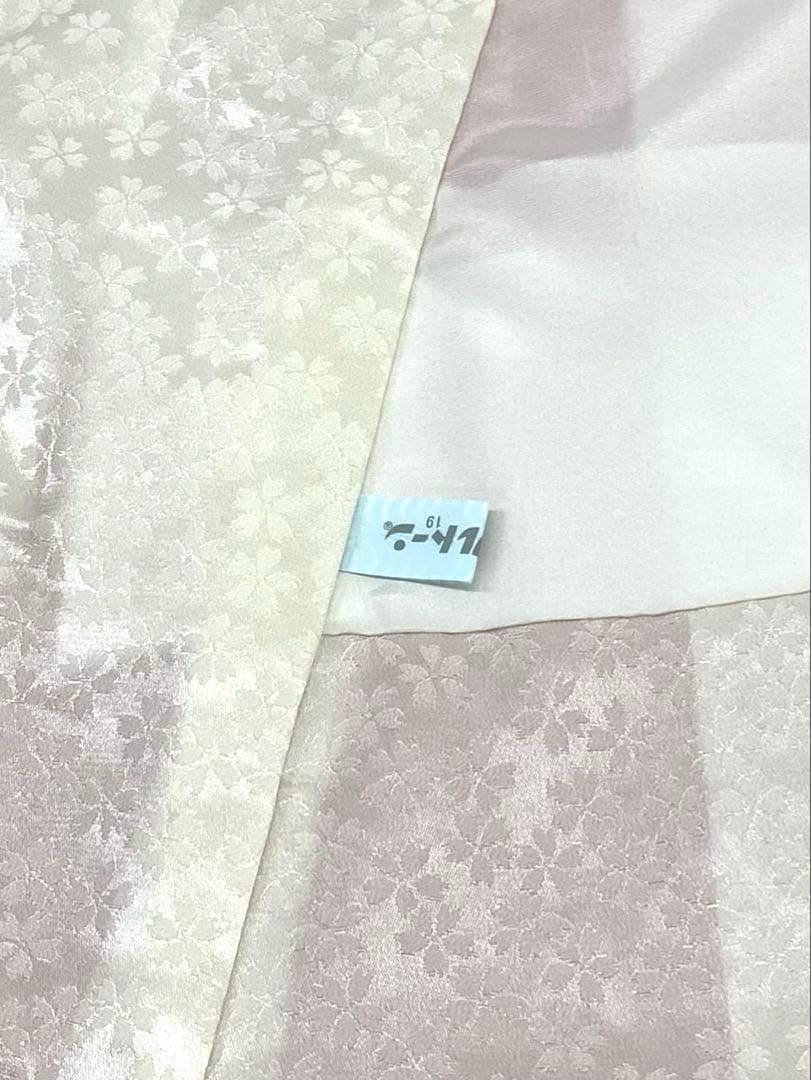 振袖 銀通し 金彩 グリッター箔 紋意匠 身丈162cm パールトーン加工済