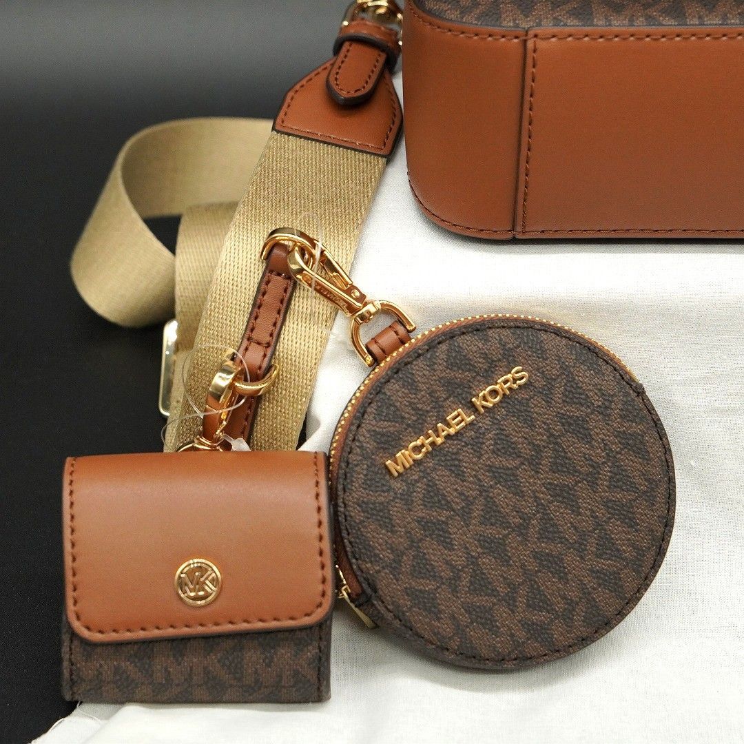 ショルダーバックとコインケース マイケルコース Amazon | [マイケルコース] バッグ(ショルダーバッグ) 35S1GTVC3B ブラウン  ジェット セット トラベル シグネチャー スモーク クロスボディー W テック アクセサリー （エアポッズケース コインケース付き） レディース ...