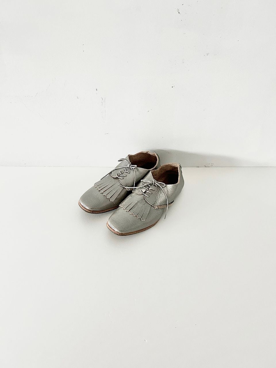 【美品】U.No.5　KILT SHOES　シルバー　サイズ6　USサイズ8 美品】U.No.5 KILT SHOES シルバー サイズ6 USサイズ8 - メルカリ