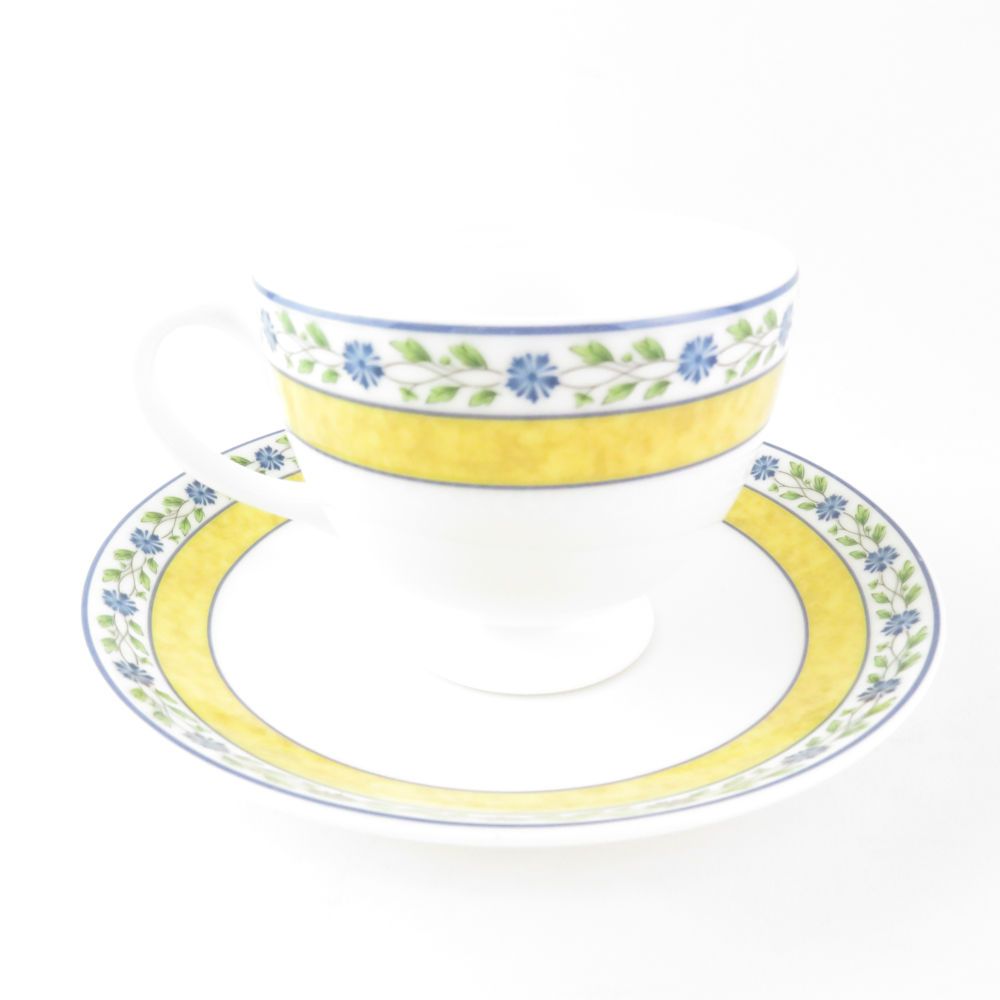 美品 WEDGWOOD ウェッジウッド ミストラル ティーカップ＆ソーサー リー 花柄 フラワー 廃盤 SU5558B2 