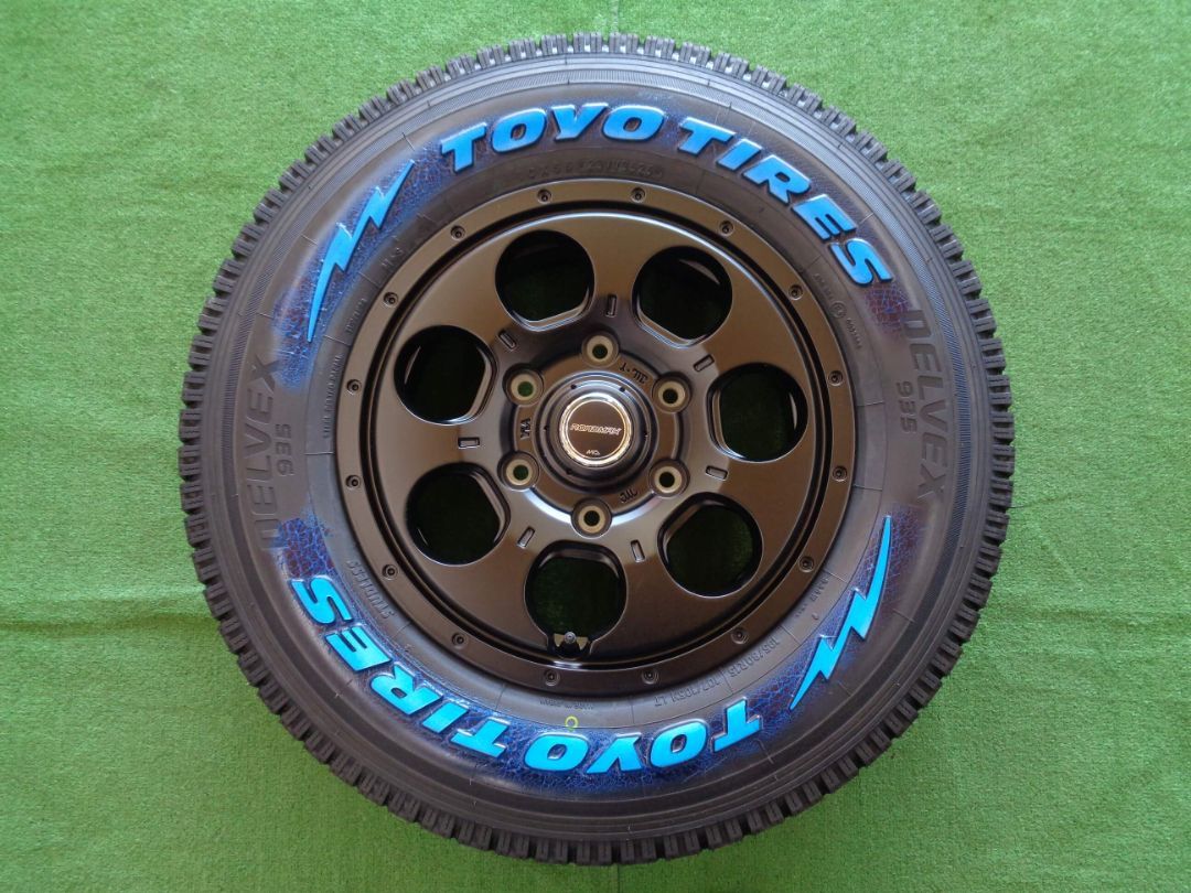 キャラバン トーヨータイヤ デルベックス935W ホワイトレター 195 80R15 ロードマックス マッドエージェント