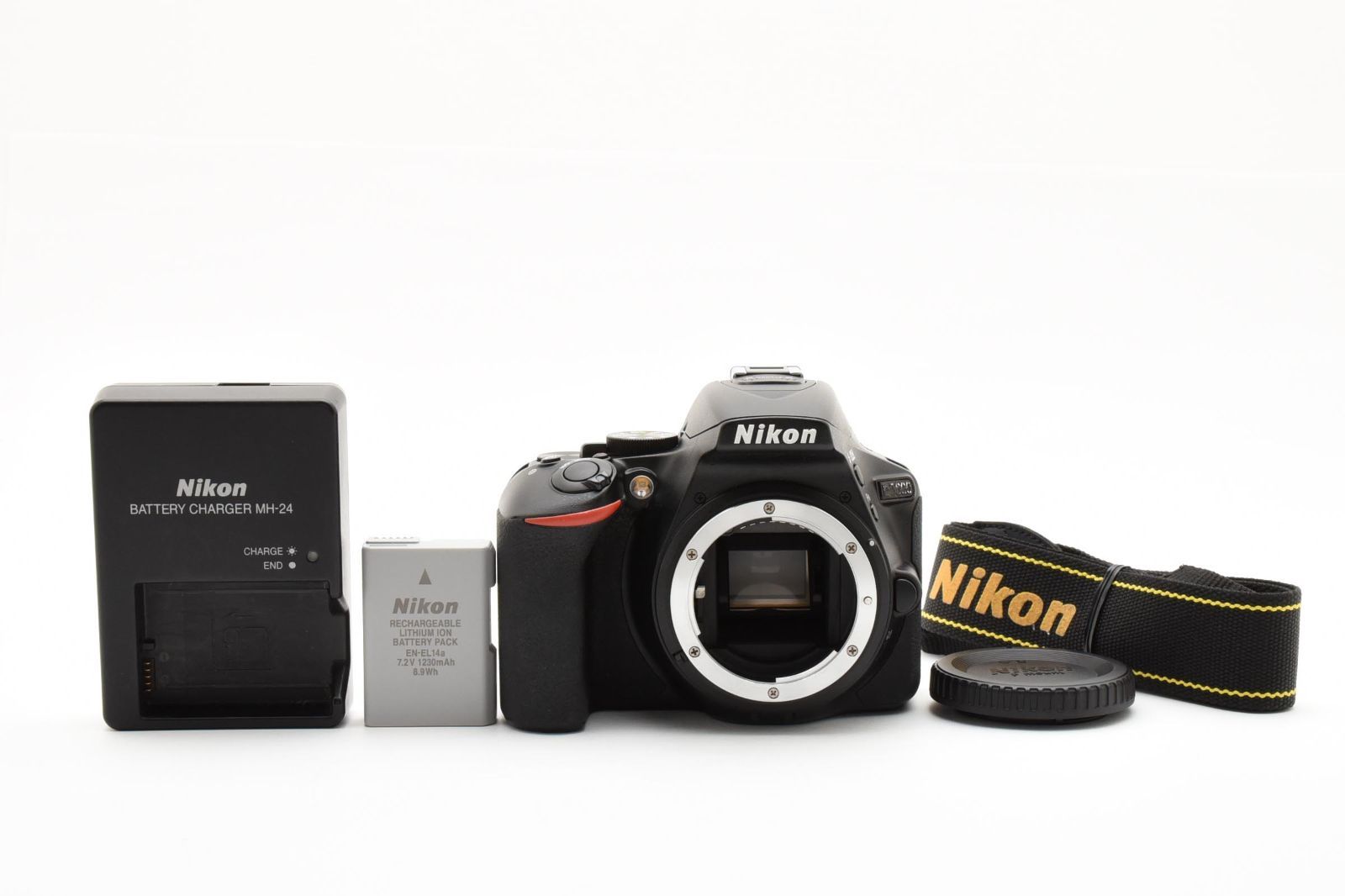 9776ショット 上品 Nikon D5600 No5 バッテリーチャージャーセット