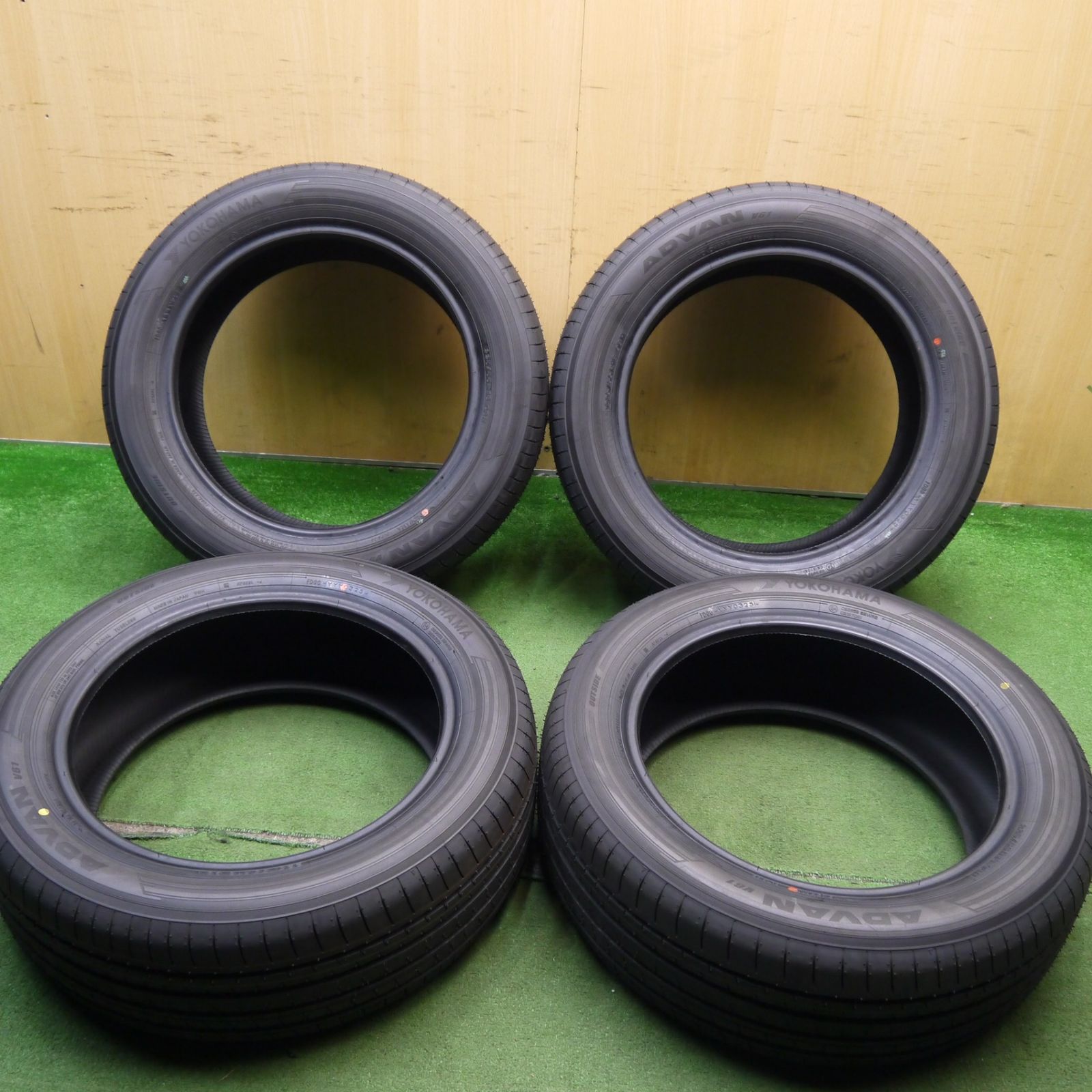 新車外し！25年☆225/55R18 ヨコハマ アドバン V61 タイヤ 18インチ 