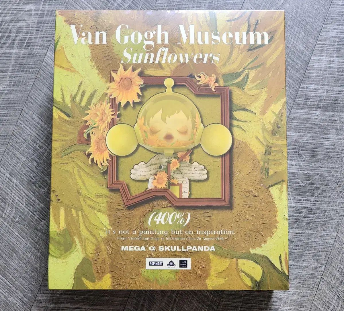 POP MART Skull Panda ゴッホ ひまわり 400 % MEGA α SKULLPANDA 400% Van Gogh Museum Sunflowers - POP MART
