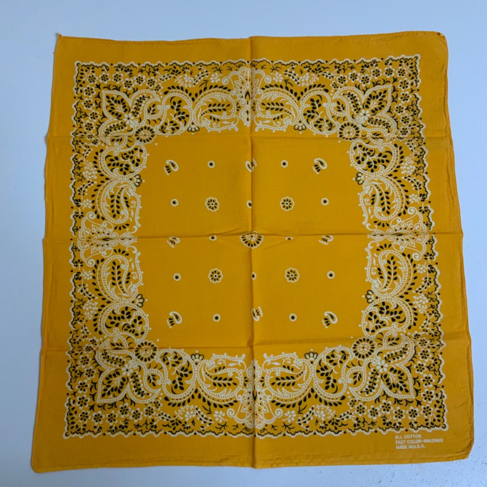 クッキー ライトイエロー パリス 13960 ビンテージバンダナ 1563 70s 70年代 ヴィンテージバンダナ FAST COLOR RN 13960 黄色