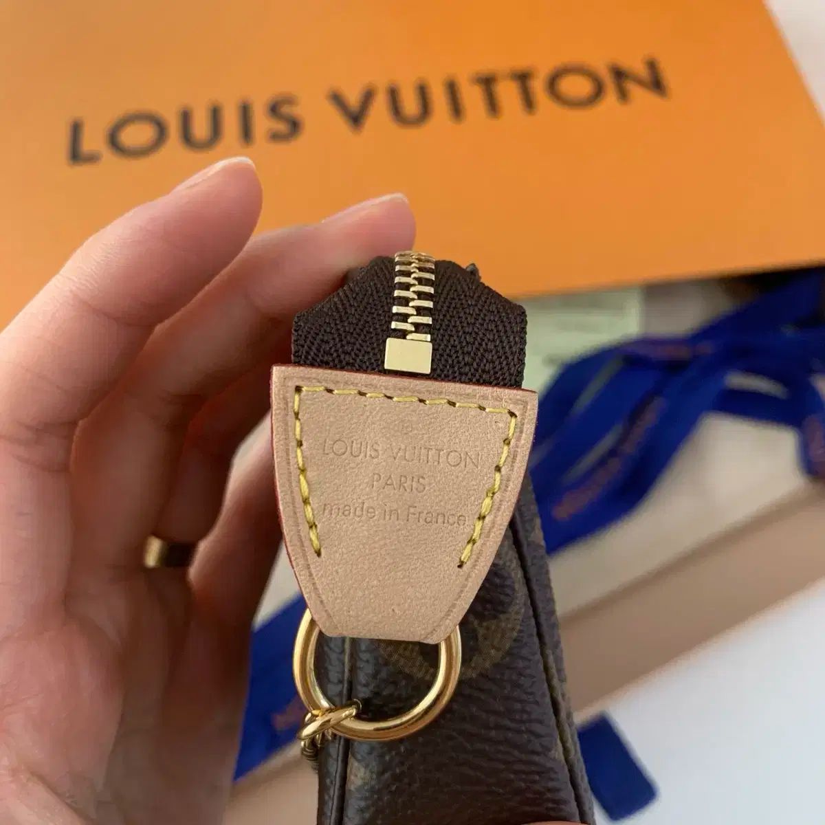 ◈ Louis