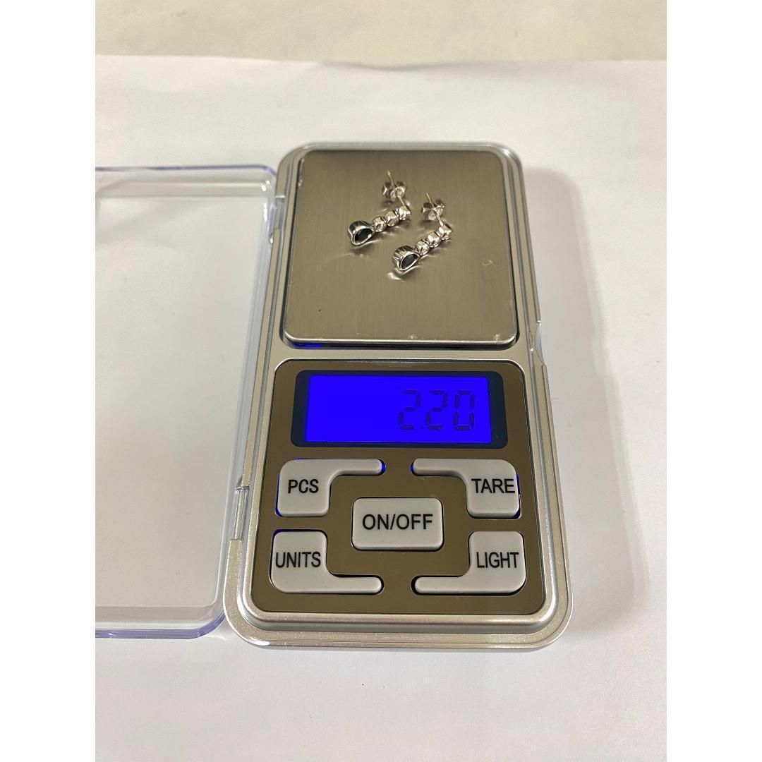 サファイア ピアス