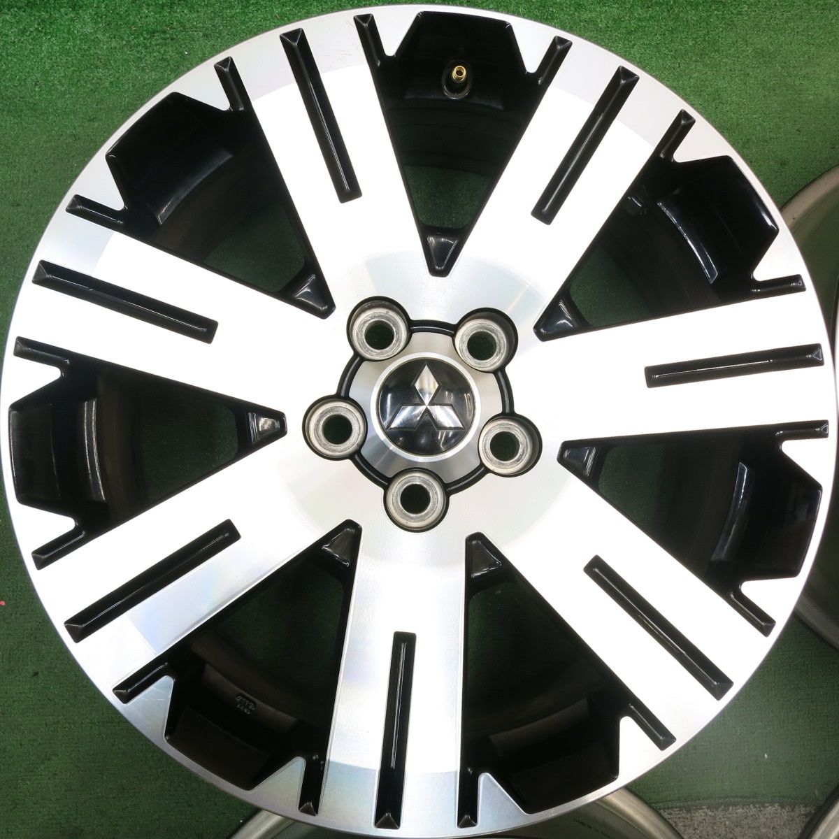 デリカD5純正18インチ シルバーホイール 5本スポーク 三菱 デリカD:5