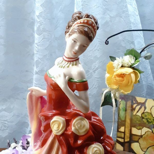 Royal Doulton フィギュリン ロイヤルドルトン ケリー KELLY 英国