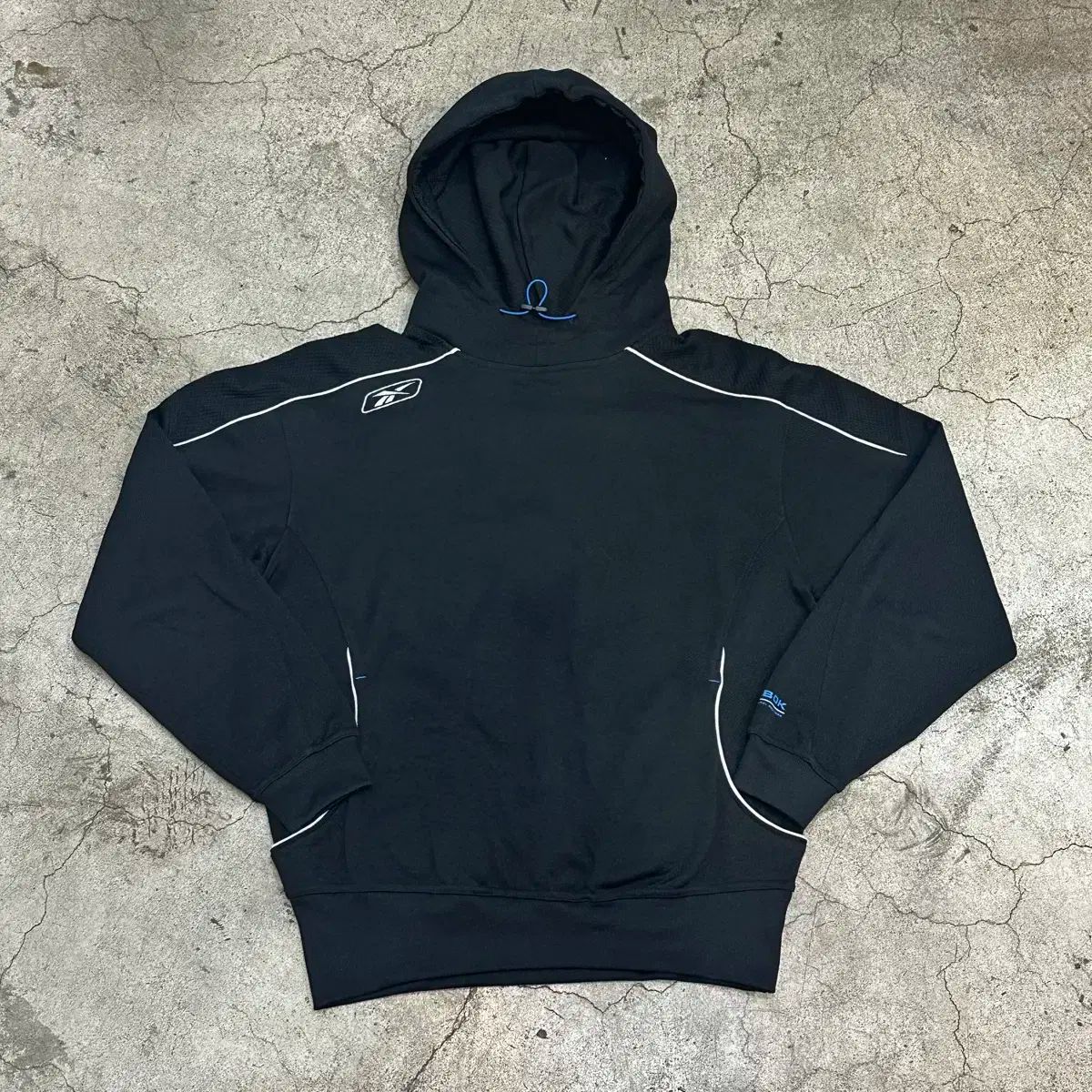 【雷市場（ポンジャン）商品韓国直送】 Reebok(リーボック) ヴィンテージ フーディー パーカー