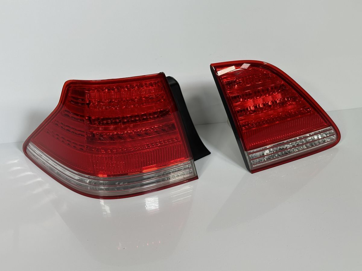 クラウン ロイヤルサルーン GRS180 GRS182 純正 左テールランプ 外側|内側 LH 81561-30B30 81591-30110 30-303 30-304 管理26828