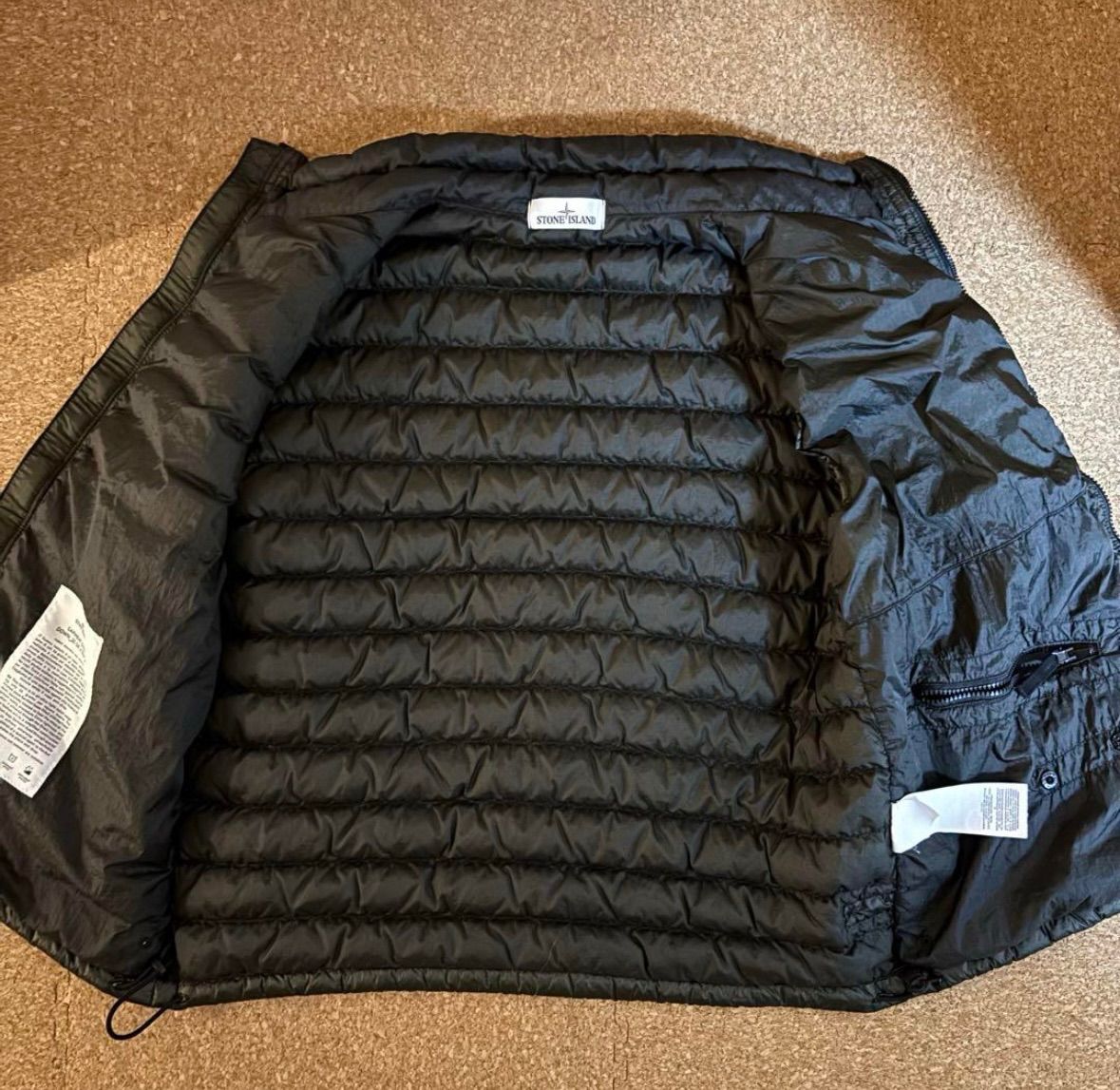 ストーンアイランド ダウンベスト カーキ XXL ナイロン メタル - メルカリ