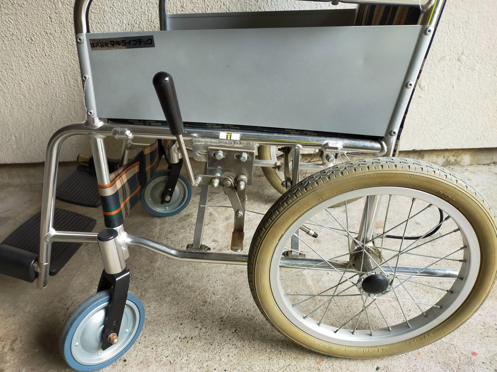 愛品館八千代店】マキライフテック 介助型車椅子