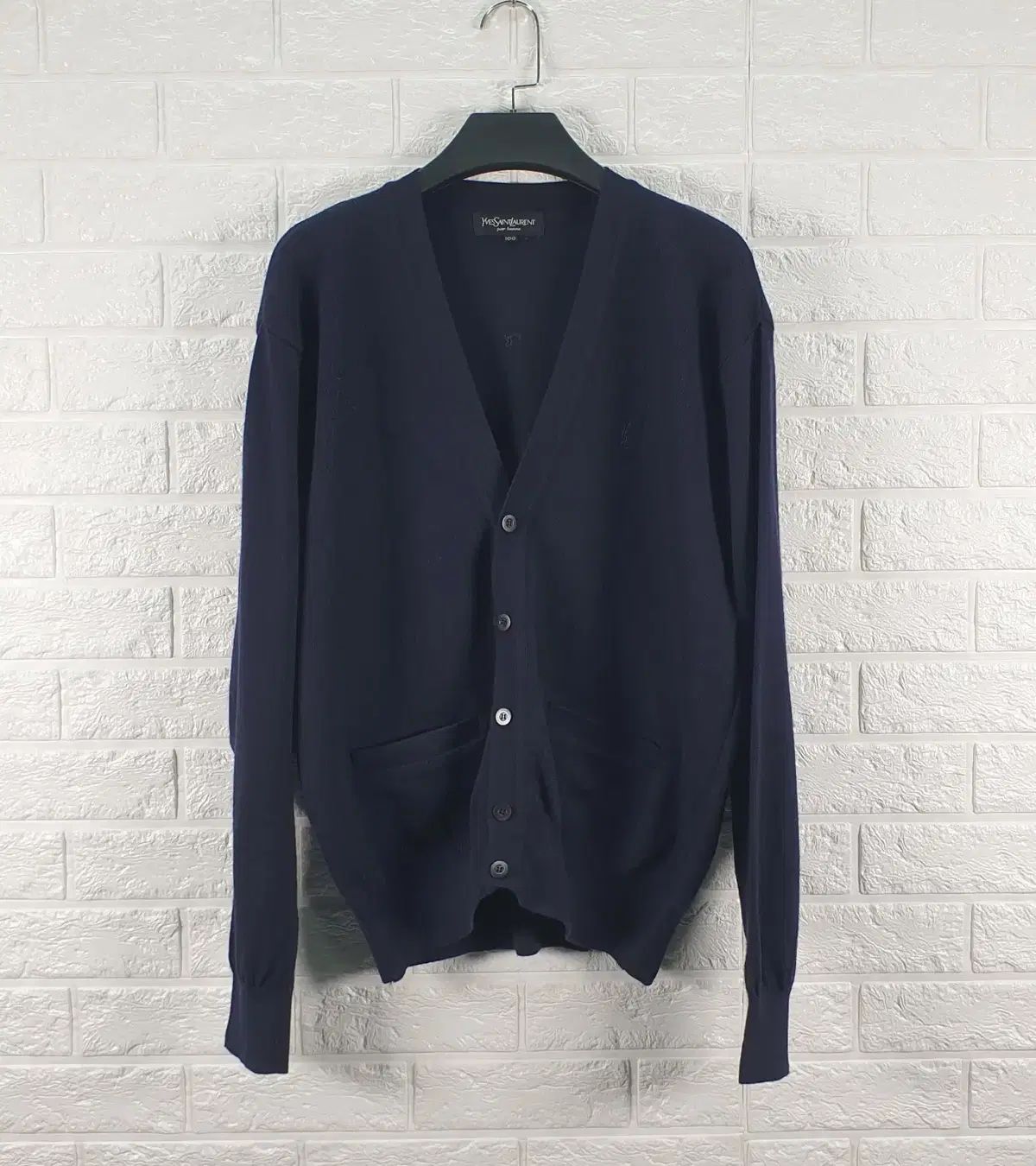 100 YVES SAINT LAURENT(イヴ・サンローラン) Vネック カーディガン