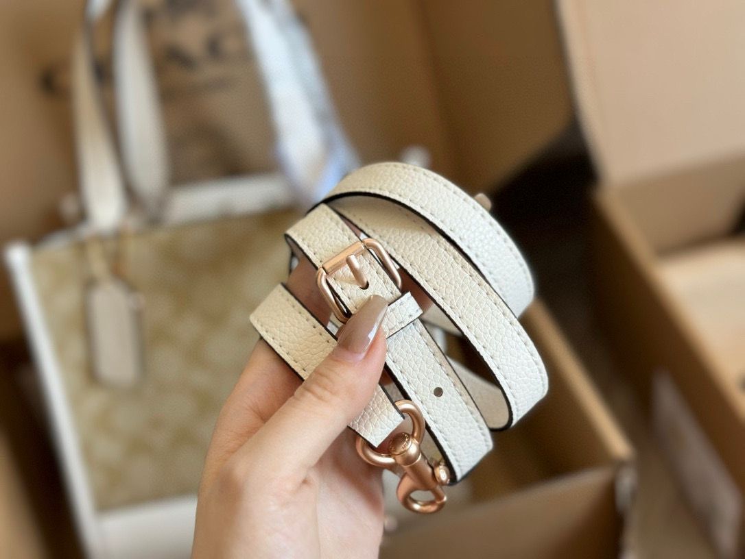 COACH デンプシートート ホワイト/ベージュ COACH デンプシー トートバッグ - ホワイト 22×21cm [本日特価