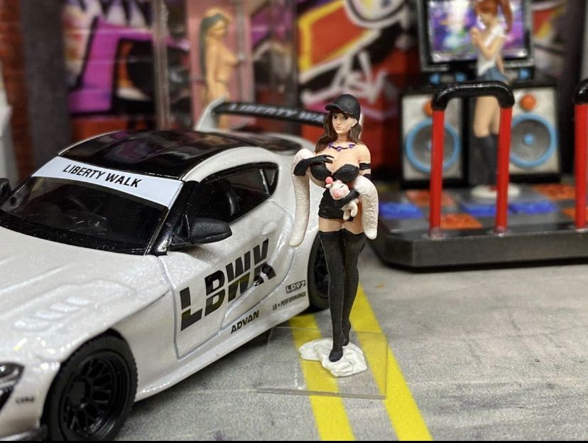 1:64 美女 セクシーモデル イベントガール キャンギャル トミカサイズ ジオラマ 日本未発売 ミニカー MATTELHot Wheels 精密塗装  - メルカリ