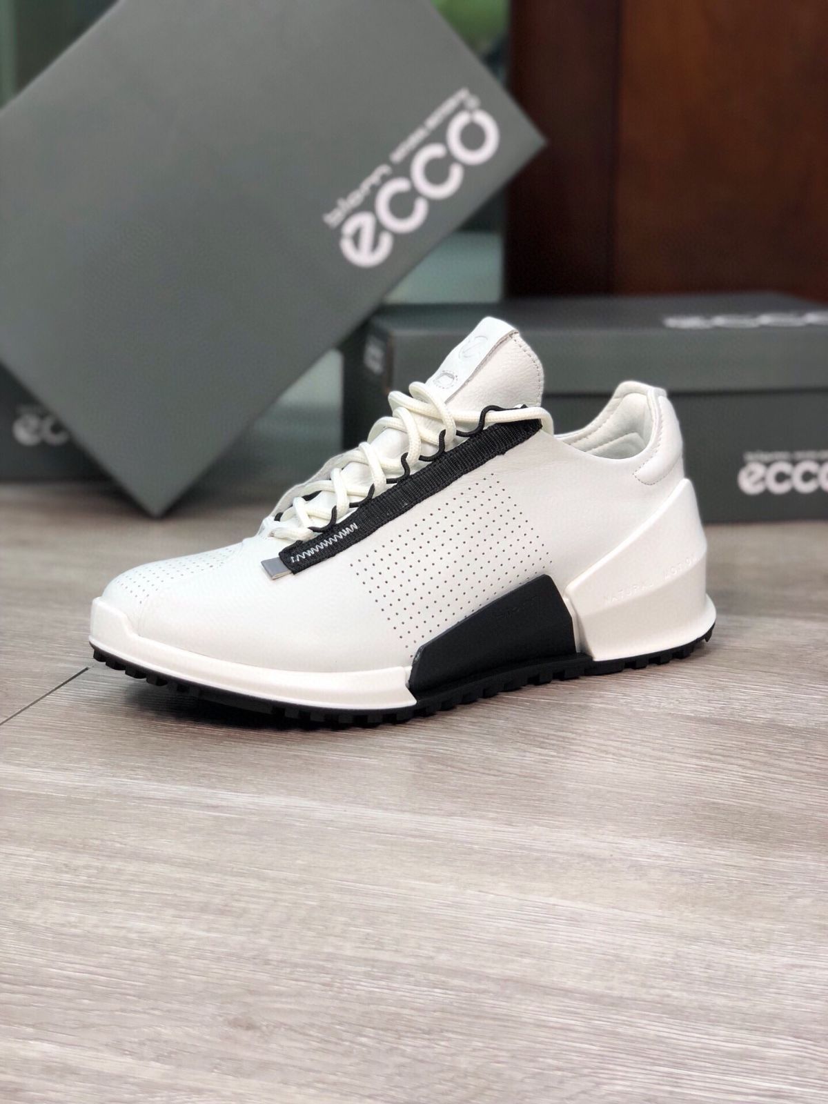 ECCO カジュアルシューズ ファション 男 アウトドアシューズ スポーツ用 スニーカー 白