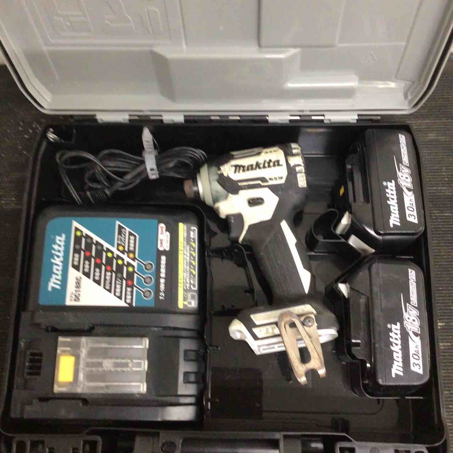 ★マキタ(makita) コードレスインパクトドライバー TD170DRFXW【町田店】 ☆マキタ(makita) コードレスインパクトドライバー TD170DRFXW