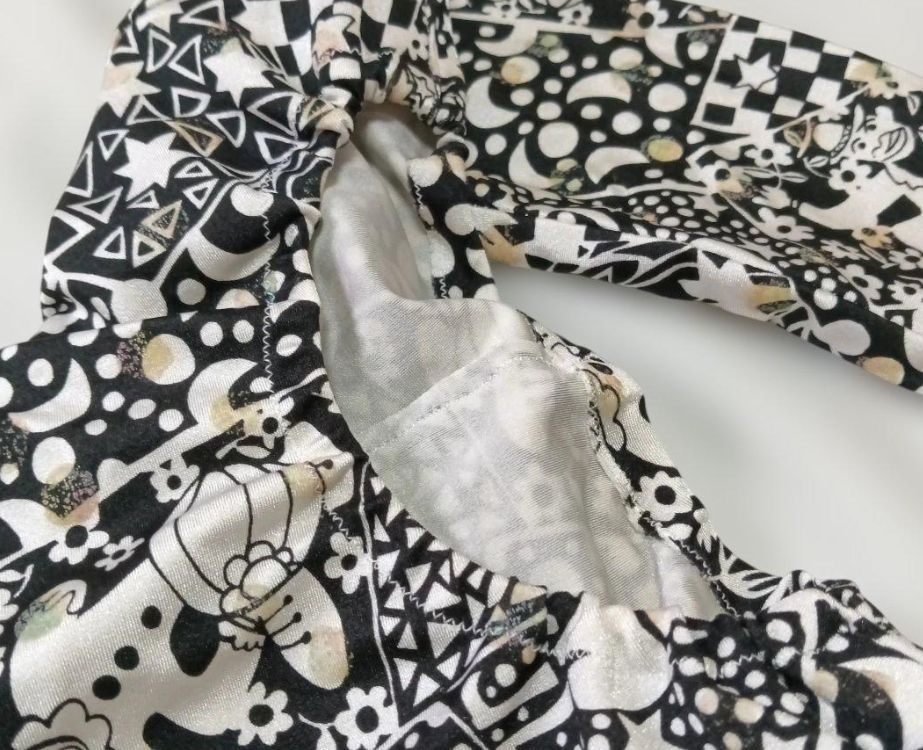 体操用衣装 長袖フリル付き