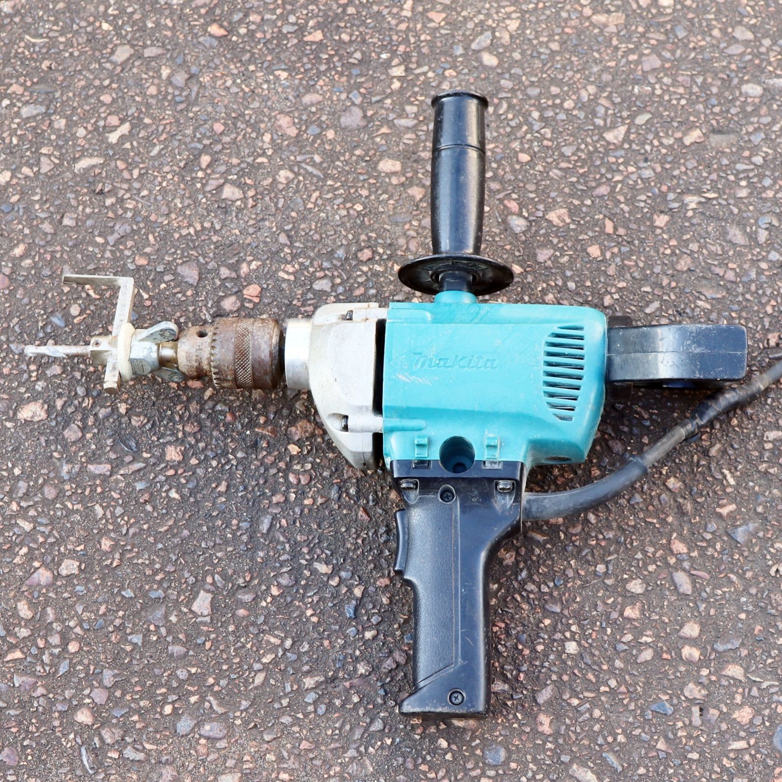 新潟発 makita 13mmドリル 6013BR 中古 生逆転両用 100V 低速用 新潟発 makita 13mmドリル 6013BR 中古 生逆転両用 100V 低速用