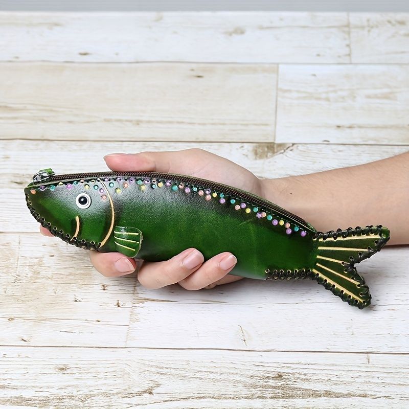 レザー コインケース コインパース マルチエレメント 本革 漫画 魚の形 メンズ キュートスタイル コントラストディテール付き ヘッドレイヤー牛革 横型ジッパーバッグ ヴィンテージ風 レザー 牛革 上質な牛革 コイン収納バッグ 魚 釣り好き オレンジ グリーン