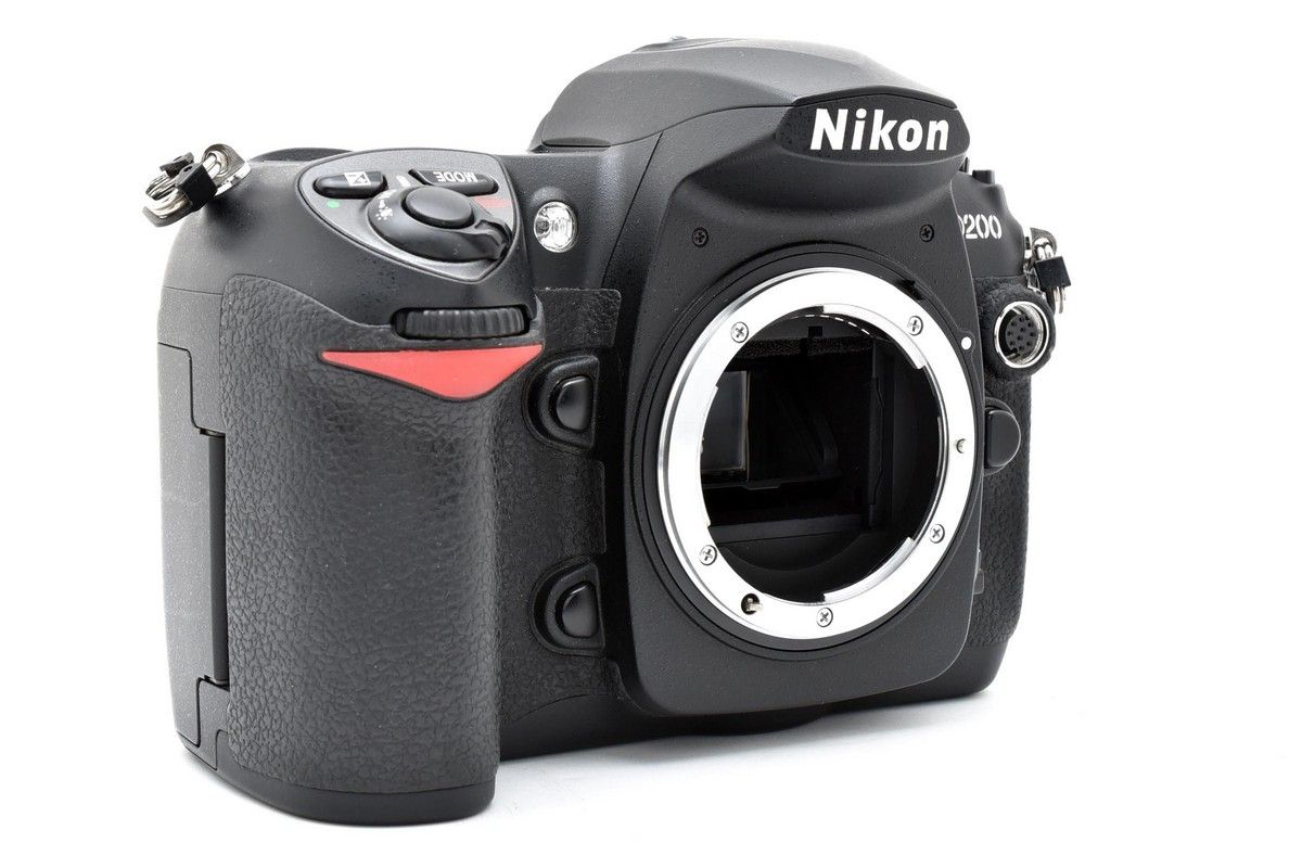ショット数: 31214回 ニコン NIKON D200 ボディ #213 Amazon | Nikon デジタル一眼レフカメラ D200 ボディ本体