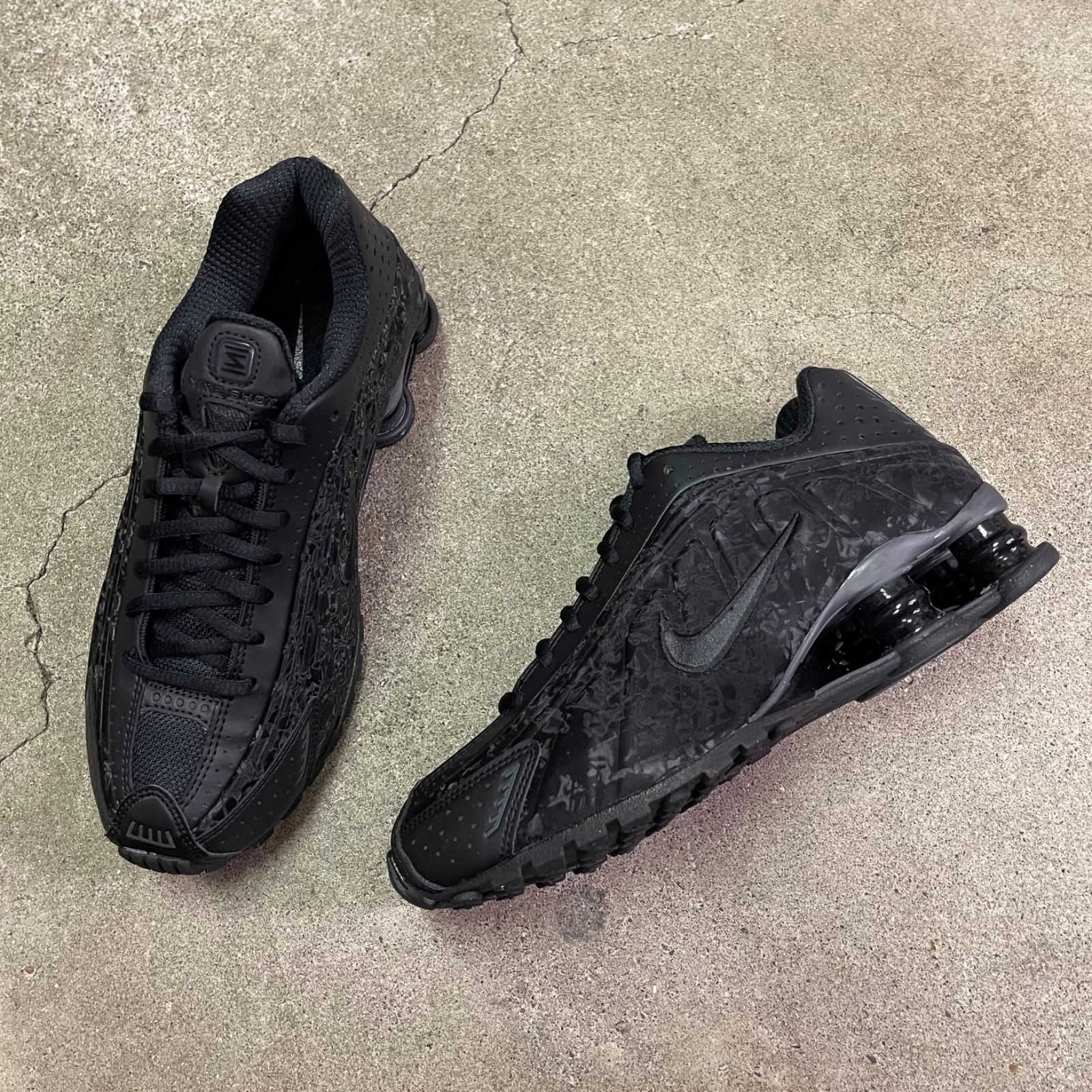 Nike Women's Shox R4 