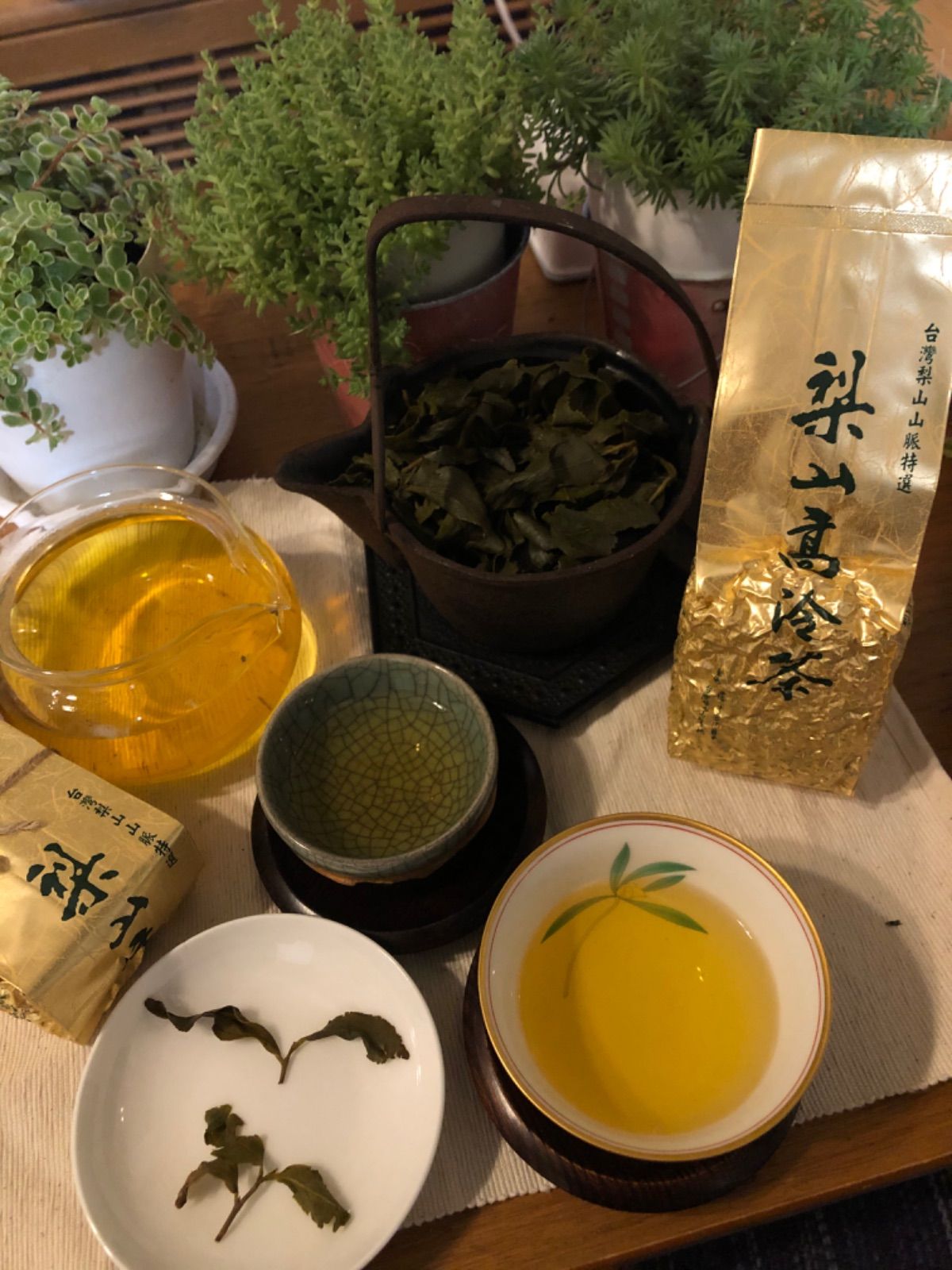 台湾好茶】梨山高冷茶 一番茶 手摘み 冬茶 青心烏龍茶 頂級品 1心2葉