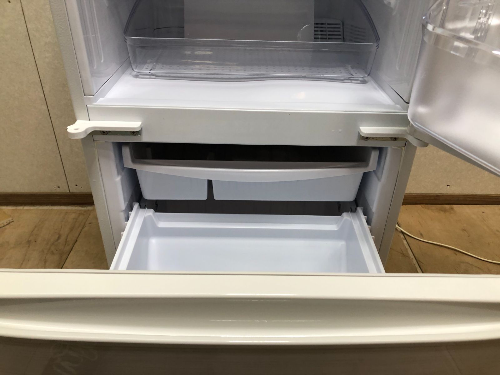 美品 注文 2020年製 シャープ 137L 冷蔵庫 どっちもドア 250320-4