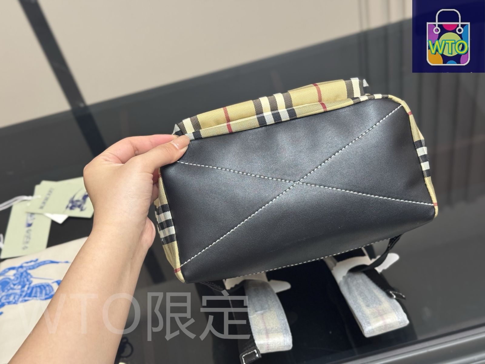 Burberry 8104910A5686 関税送料込 今日特価】Burberry バーバリー バックパック シリーズ 柔軟な